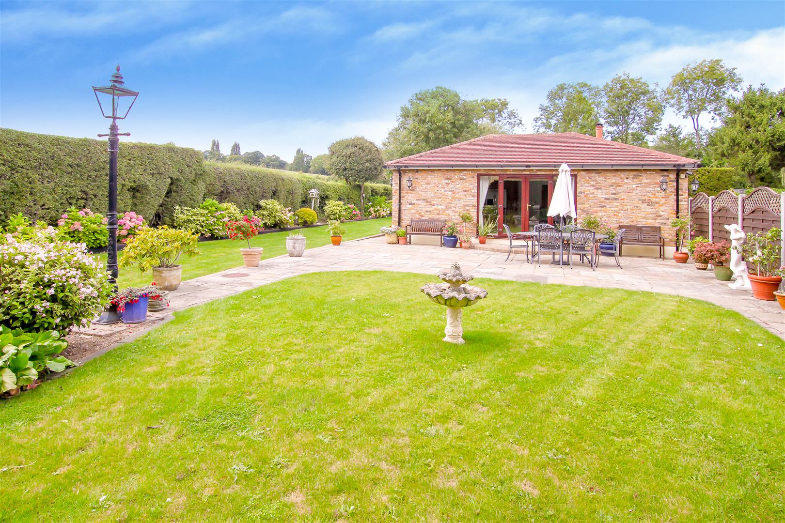 ** SIGNATURE HOME ** Broxhill Road, HaveringAtteBower, Romford